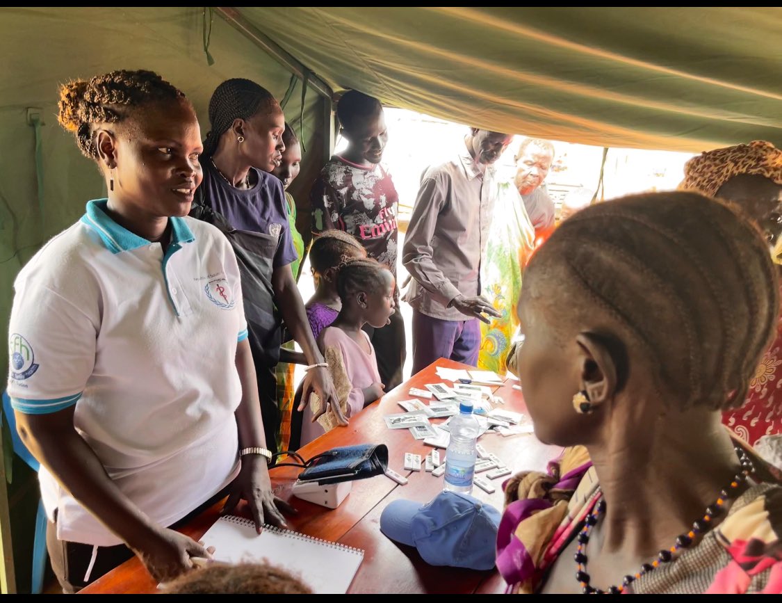 Today on #MosquitoDay, SFH in partnership with @SCJohnson, @RwandaMoD peace keepers under @unmissmedia & the @SouthSudanGov has conducted ‘Umuganda’ community outreach in Don Bosco Mahad IDP Camp, #juba with a special focus on #Malaria awareness education, treatment & prevention.