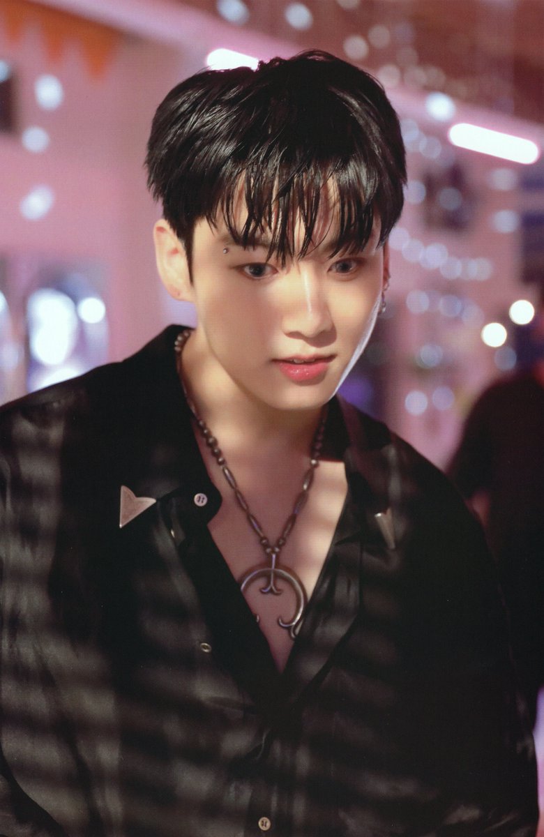 BTS MEMORIES OF 2018 ジョングク JUNGKOOK SCAN] Photobook BTS Memories of 2021 #JUNGKOOK @BTS_twt