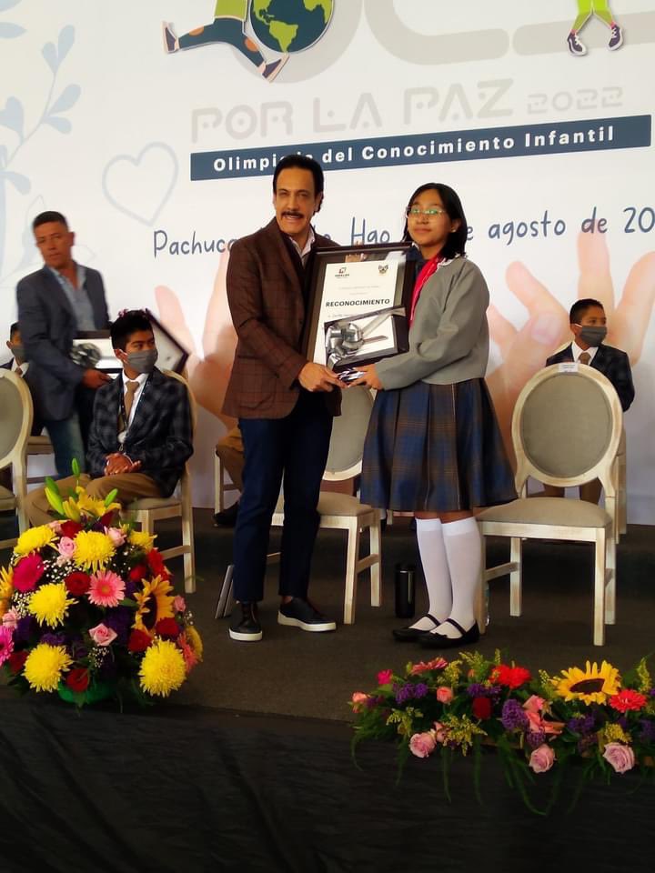 CDMXOMM's tweet photo. Felicitamos a nuestra campeona olímpica de matemáticas #IMC2022, Zariffe Céspedes, por el reconocimiento que le dio el gobernador de Hidalgo @omarfayad por su excelente desempeño en la Olimpiada del Conocimiento Infantil #SomosOlímpicos https://t.co/aEvtHd87GI