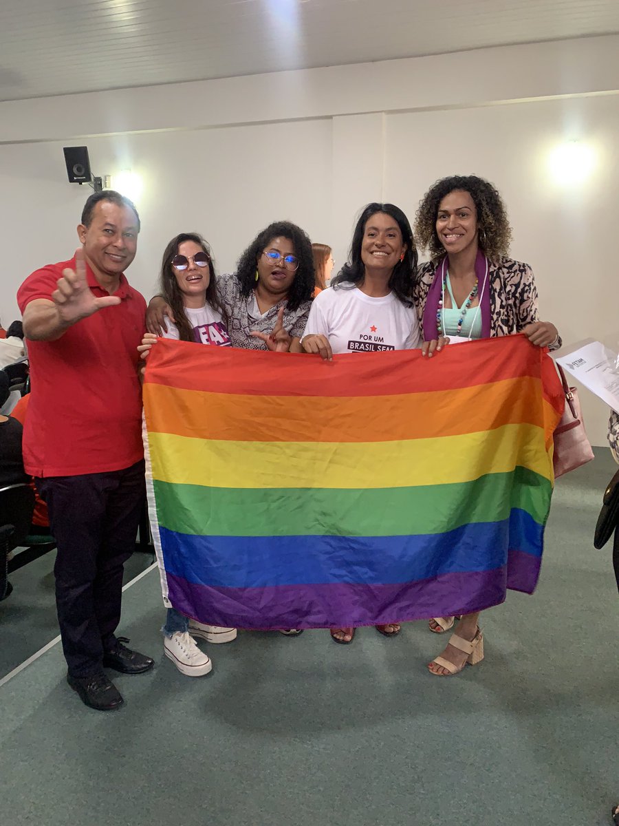 Eliane_Aquino's tweet photo. Acabei de participar do 5º Congresso da FETAM - Federação dos Servidores Públicos Municipais do Estado de Sergipe. Encontrei companheiras e companheiras que estão ao lado das trabalhadoras e trabalhadores, fiz questão de dar um abraço em cada e registrar esse momento. #Eliane1313 https://t.co/AvWuXWpZtw
