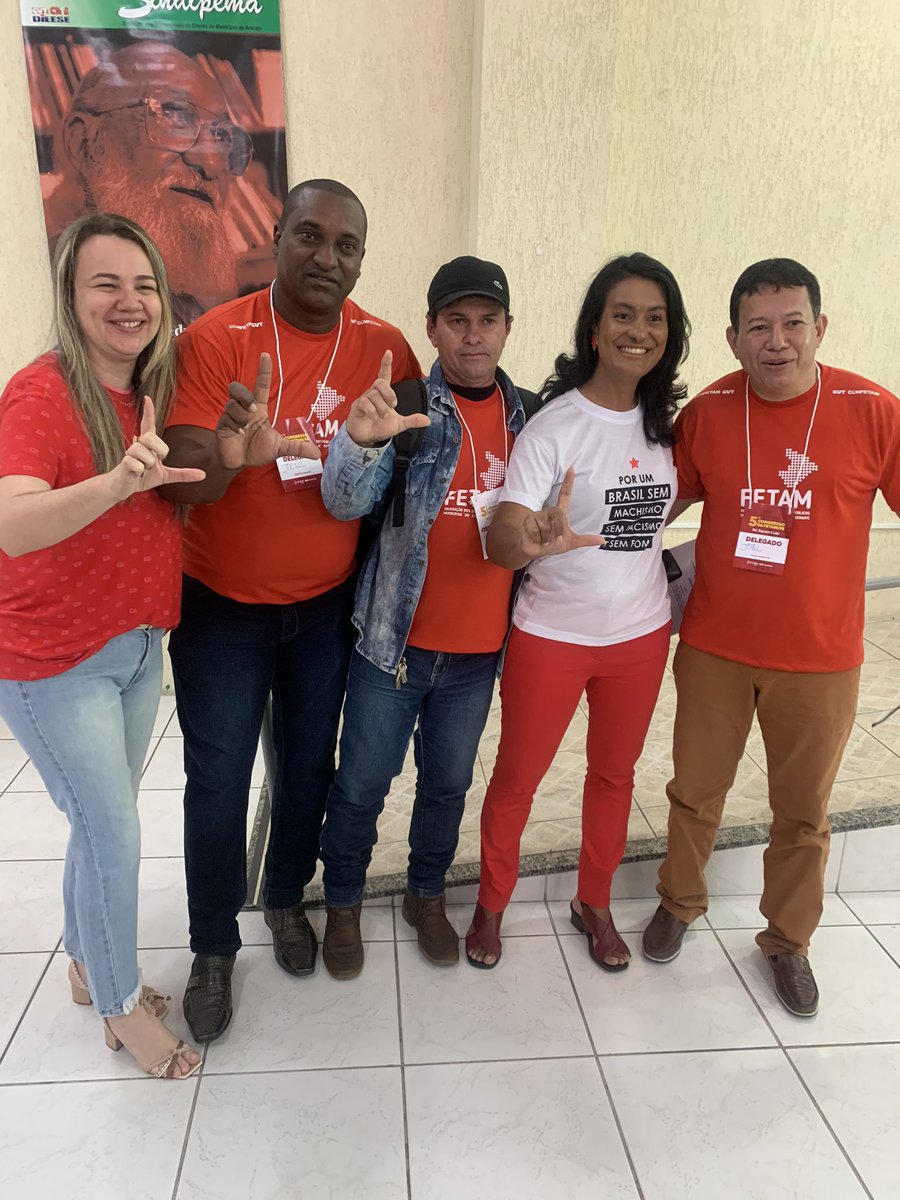 Eliane_Aquino's tweet photo. Acabei de participar do 5º Congresso da FETAM - Federação dos Servidores Públicos Municipais do Estado de Sergipe. Encontrei companheiras e companheiras que estão ao lado das trabalhadoras e trabalhadores, fiz questão de dar um abraço em cada e registrar esse momento. #Eliane1313 https://t.co/AvWuXWpZtw