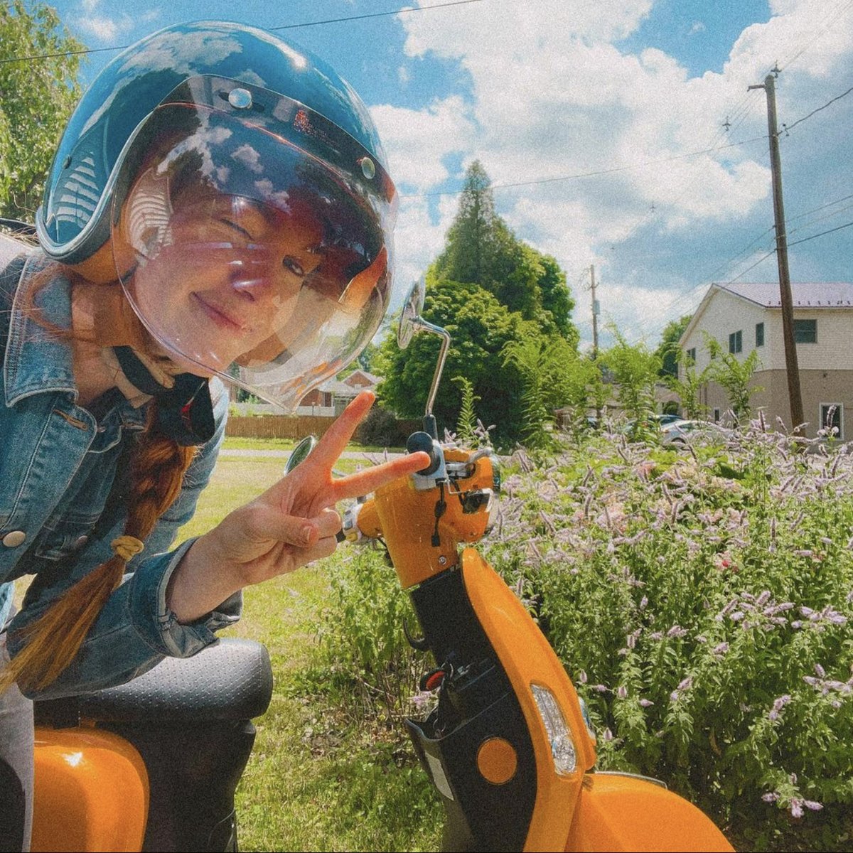 genuinescootco's tweet photo. Peace, Love, & Scooters!
.โ
.โ
.โ
๐ท: @brookesurgener
#buddykick #genuinebuddykick #genuinekick #genuinescooter #genuinescooters #scooter #scooters #scootscoot #scootlife #scooterlife #twowheels #fun #adventure https://t.co/hINziWXfi4