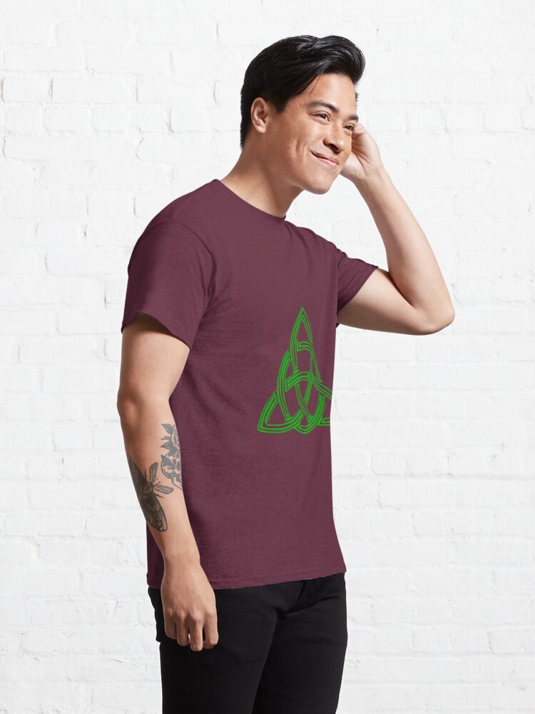 annesmith12yan1's tweet photo. Trinity Knot as seen here on a Classic T-Shirt is a type of celtic knot which is a complete loops that have no start or finish.
https://t.co/hnKY5r0lrx
.
.
.
.
#womensstyle #newclothing #clothingcompany #imadeyourclothes #irishpride #saintpatricksday https://t.co/tVu9ZbIyrk