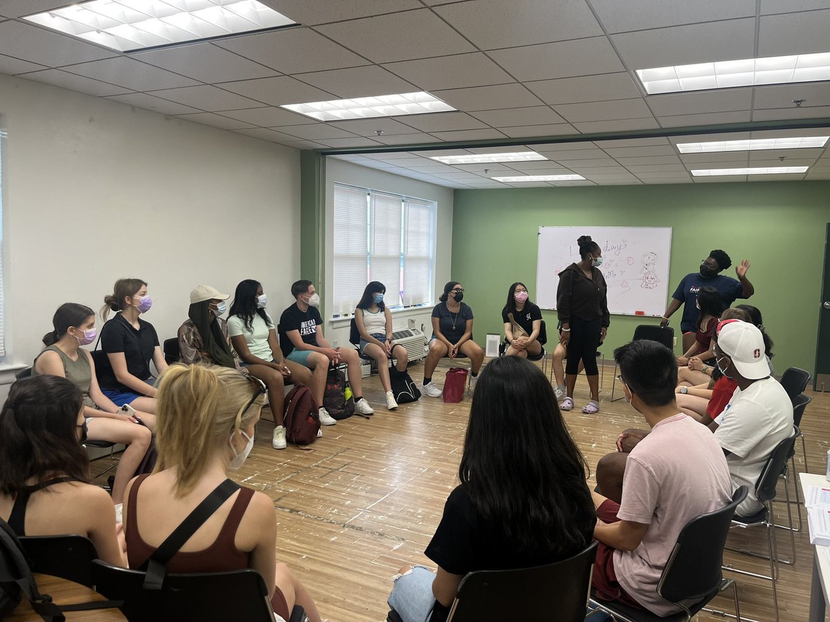 MAVoterTable's tweet photo. Starting now: training @HarvardFUP students with @AARWboston in door knocking in Fields Corner for @FairShareMA! Vote #YesOnQuestion1 this November 8th! https://t.co/qJdEu0ASzC