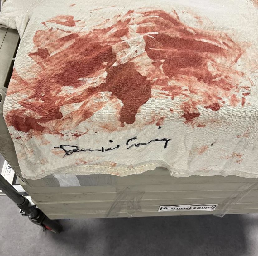 DanielCraigUPD's tweet photo. Costume pieces worn by #DanielCraig in #MacbethBway are among the silent auction items at #BroadwayFlea.
Bid on the bloodied shirt, pajamas and faux fur coat through online pre-bidding after Labor Day or in-person at Broadway Flea Market & Grand Auction. @BCEFA https://t.co/veJcuaPUDP