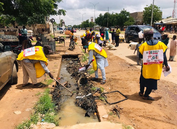 PhCity_Oracle's tweet photo. Photos:
While millions of youths shuts Owerri, Imo State capital for #1MillionMarch4PeterObi, Northern youths in Katsina state hits the streets to carrying out community services and public awareness for #Obidatti2023 all on  same day.

#AsuuStrikeUpdate Olu of Warri Dubai https://t.co/W1mEvcT1kk
