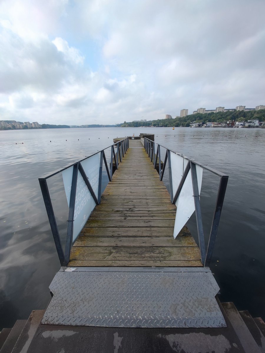 GoProFun's tweet photo. More #JustGoFaster #HIIT #SawTeeth #running, down to see https://t.co/vsPu8uzALO!

Slow at Pålsundsparken beach, everyone squeezing #OptOutside between thunder! That explains why no big outing today. 😞

Saw bright spots among gray!

#BreakingImpossible
#hk4tuc
#Sormlands100 https://t.co/gUmv79no7S