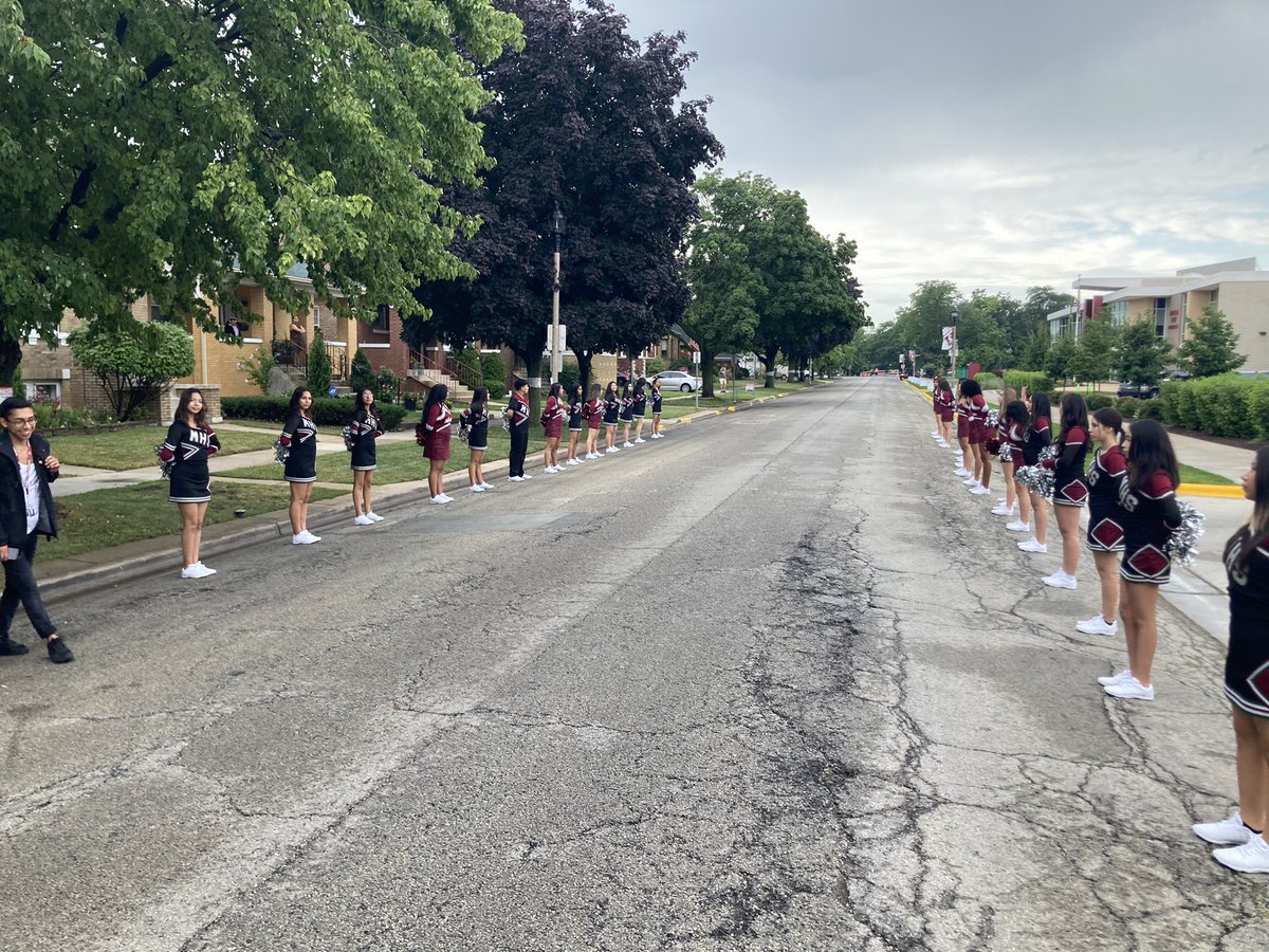 Thank you to Morton Dance, Morton Cheer, and our FMPs who came out to support the runners in the Berwyn 5k today.