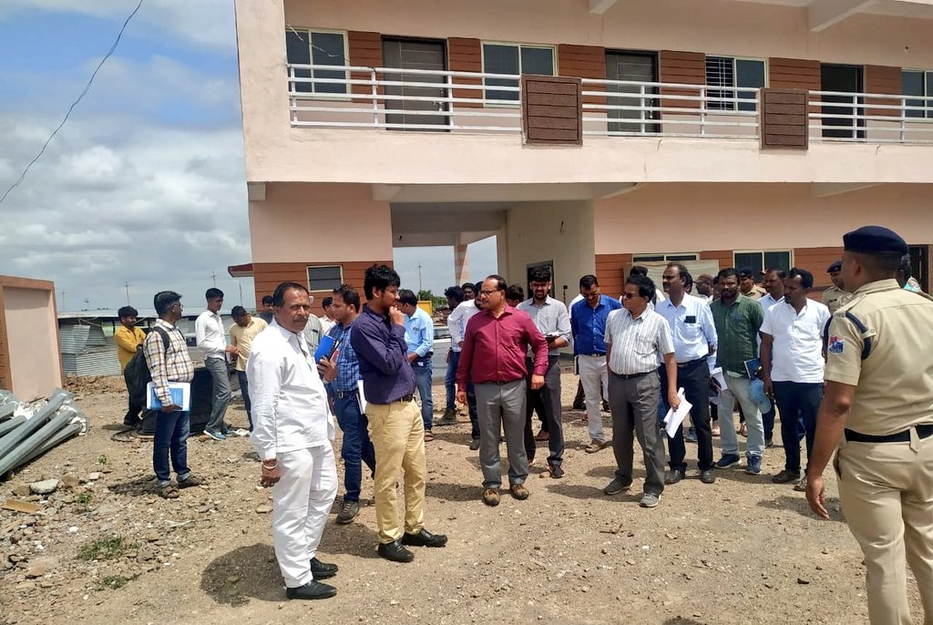 drmubl's tweet photo. Conducted inspection of #Hotgi - #Gadag section today and checked various #safety parameters and ongoing works. During the inspection also held meeting with freight customers at #Vijayapura. https://t.co/nf5YBFmgat