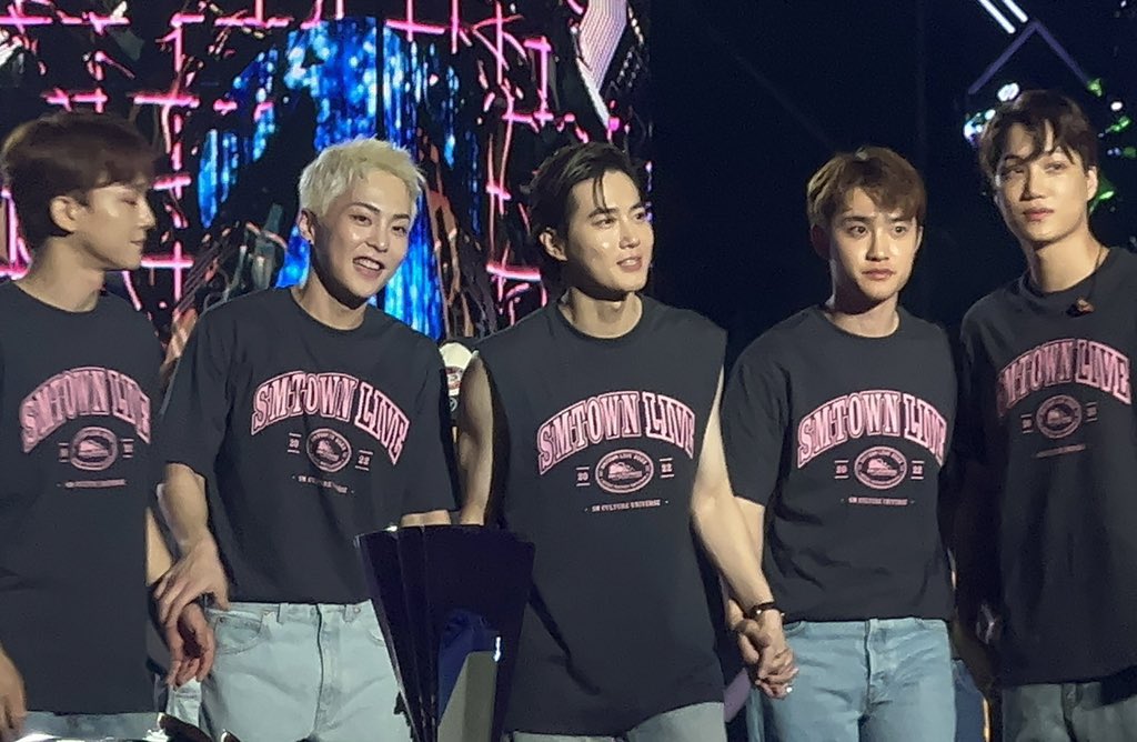 dailykjm's tweet photo. OUR EXO🖤 https://t.co/1K0kg8sggP