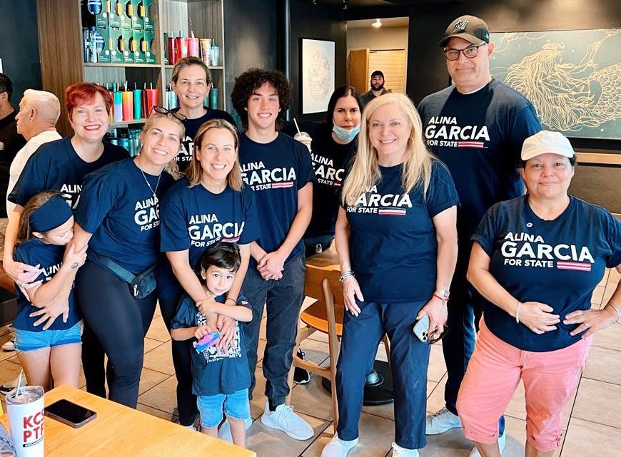Happy Saturday! ☀️

With my AMAZING grassroots supporters walking beautiful <a href="/PalmettoBayVlg/">Palmetto Bay</a> in the heart of my district! 

We look forward to speaking you &amp; listening to your concerns. #TeamGarcía #HD115 🇺🇸