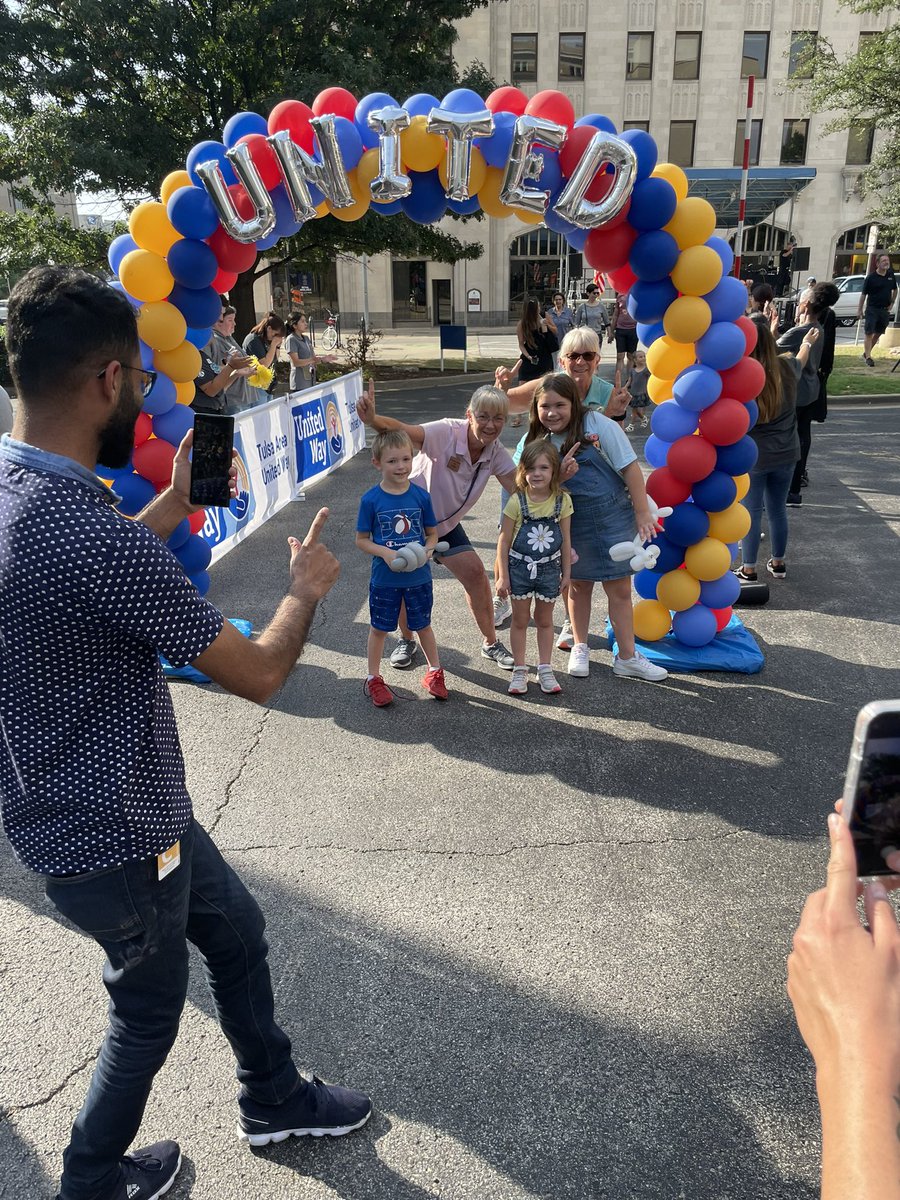okiejayhawk's tweet photo. Come to 6th &amp; Main now until noon &amp; walk through the balloon arch! Every person earns @tulsaunitedway a $100 donation from Price Family Properties!  Free tacos!! https://t.co/0yRWpiRsEU