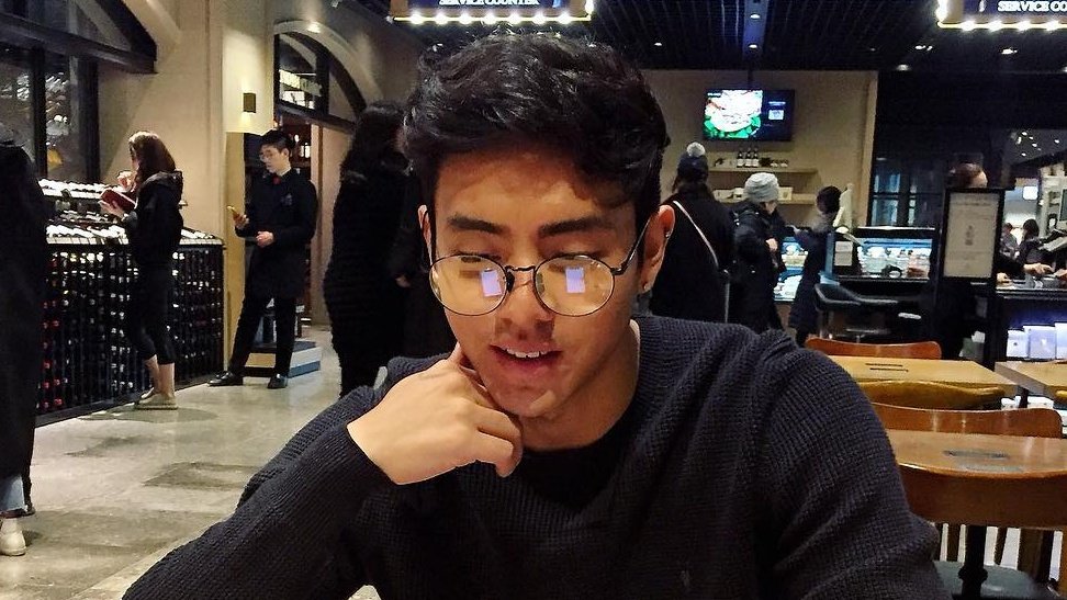 DPRIANarchive's tweet photo. DPR IAN in glasses 😵‍💫 https://t.co/C90Z6H7moO