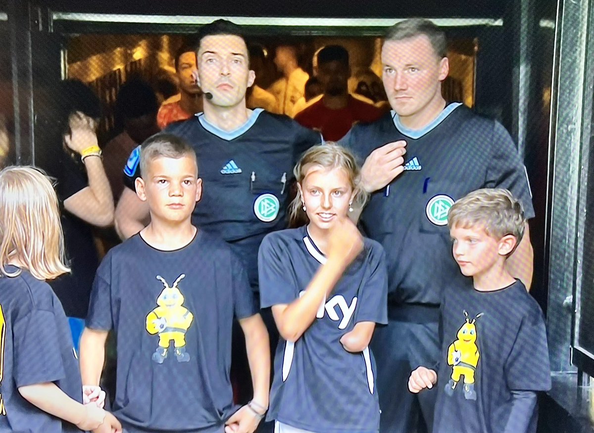 LivingOneHanded's tweet image. So glad I turned the @BlackYellow match on early! ☺️ What a cool opportunity for her!