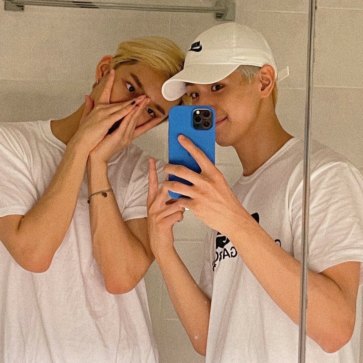 iconic mirror selcas #hunhee #뭉룡
