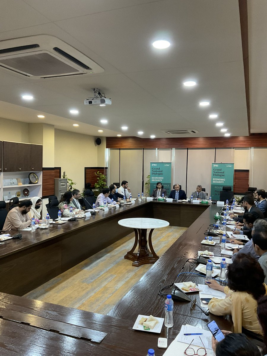 SalmanAneel's tweet photo. It is a rare treat to come across an institution in Pak @ULahore @CSSPR_UOL led by an exceptionally talented, efficient, kind, fun & big hearted soul like @Rabs_AA & youngsters like @syedalizia1992.Thank U for owning #GND22 #EconSec RT like it was ur own.
@AmbDrRaza @YusufMoeed https://t.co/bL8ZNa0tFT