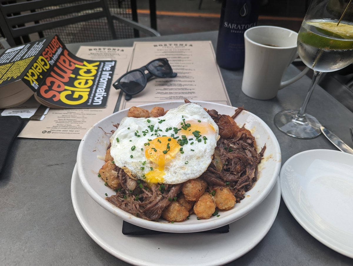 Bolster's tweet photo. Does it still count as "brunch" if @AngieMcKeown isn't in attendance? #bostonia @BostoniaPublic https://t.co/0Ca3TTxnhg