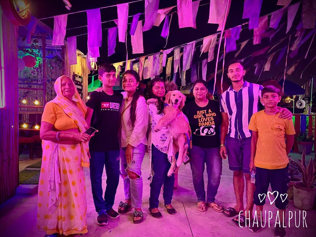 chaupalpur's tweet photo. #friendsouting with Mr. David 🐶 @chaupalpur #chaupalpur #cafe #fun #food #more https://t.co/TqaYvq8cu1