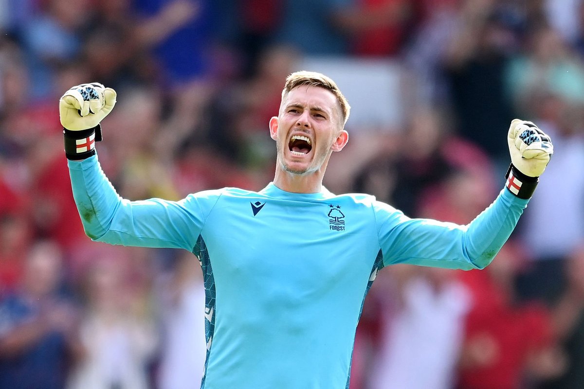 StatmanDave's tweet photo. Dean Henderson’s half by numbers vs. Everton:
25 touches
16 passes
4 long balls
3 saves
1 clearance
1 sweeper keeper
Looking solid again... 💪 https://t.co/cPmUOWVGOE