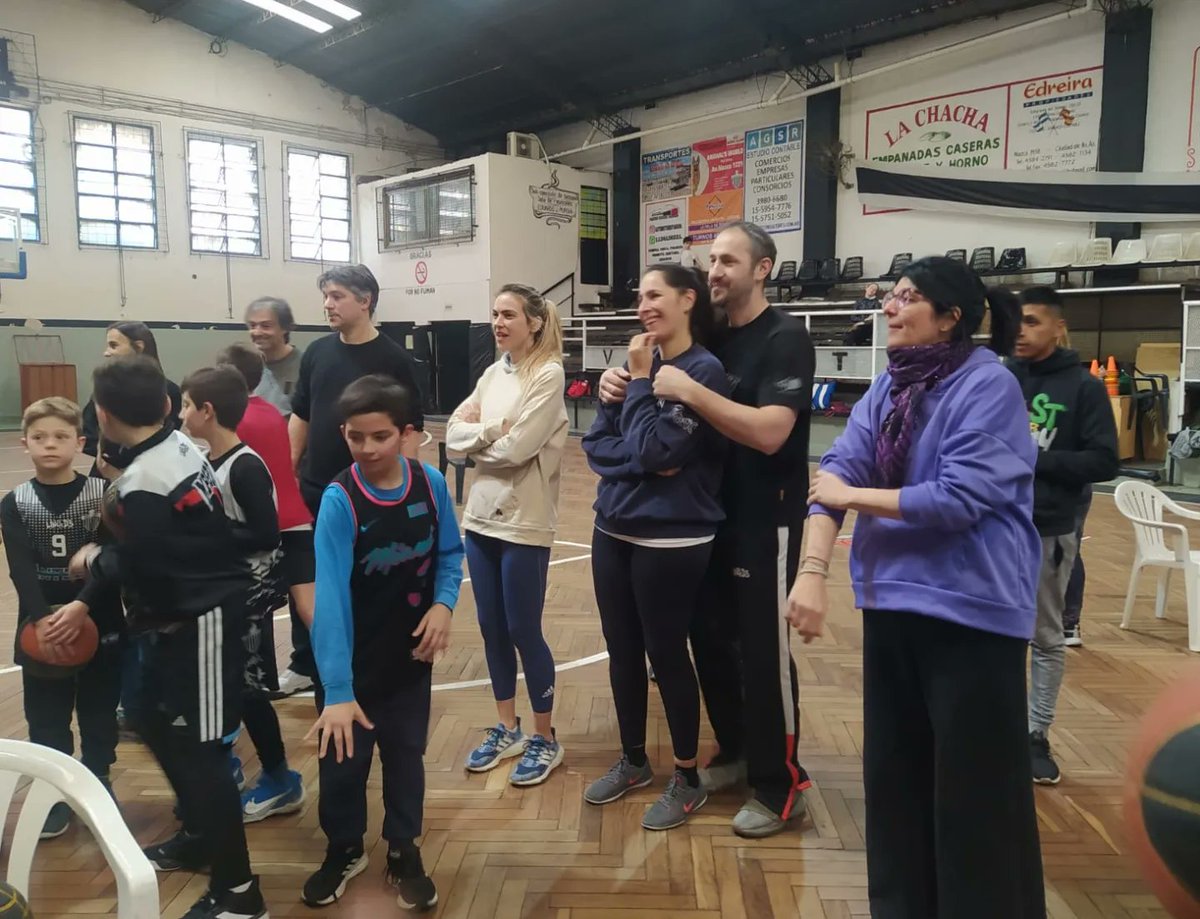 Día de la niñez en Imperio 😍

Las familias dijeron presente y se divirtieron junto a los más peques 🤍🖤

#VamosImperio #Basquet #Basketball