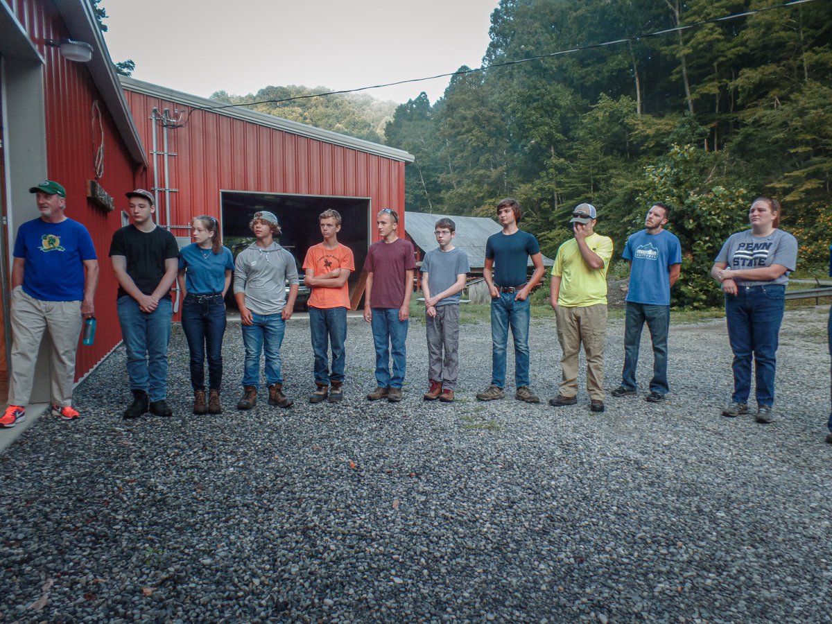Stfrancishigh's tweet photo. Much like St. Francis’ call to “rebuild the church”, our students spent the week learning about home repair for substandard housing at Nazareth Farm, a Catholic community established in 1979. The ministry offered a genuine experience of service, prayer, community, and simplicity. https://t.co/pVwaPSQnBG