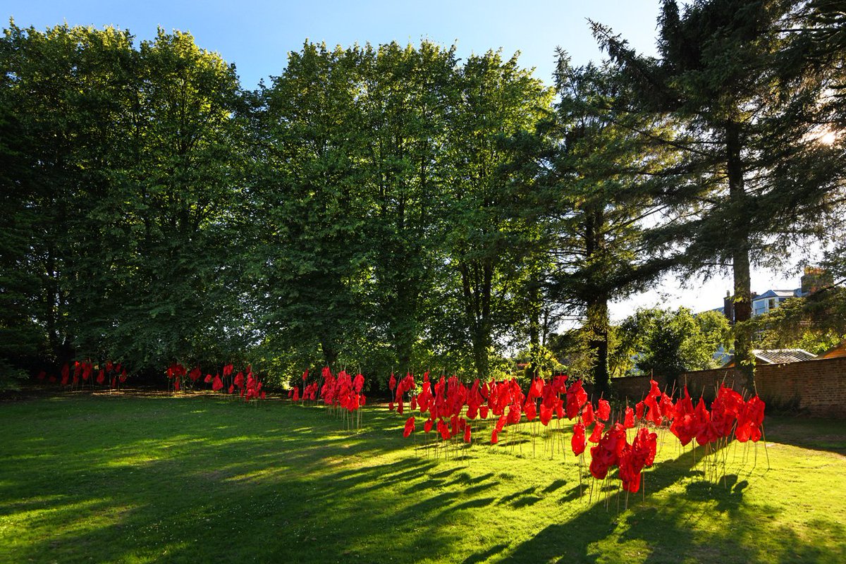 BeaLast's tweet photo. The Red Bags @gracefieldarts until 3rd Sept 2022. Artist; @BeaLast Photographer https://t.co/iRZBzfeRox
#reclaimed #redcanvas #bamboo #bulletholes #handmadebags #sculpturaldrawing #contemporaryart
#creativeprocess #socialcommentary #creativitymatters https://t.co/smjsm9Q3VG