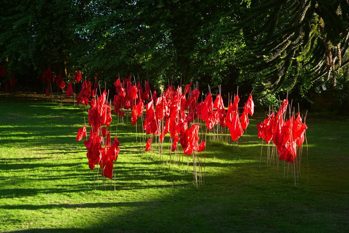 BeaLast's tweet photo. The Red Bags @gracefieldarts until 3rd Sept 2022. Artist; @BeaLast Photographer https://t.co/iRZBzfeRox
#reclaimed #redcanvas #bamboo #bulletholes #handmadebags #sculpturaldrawing #contemporaryart
#creativeprocess #socialcommentary #creativitymatters https://t.co/smjsm9Q3VG