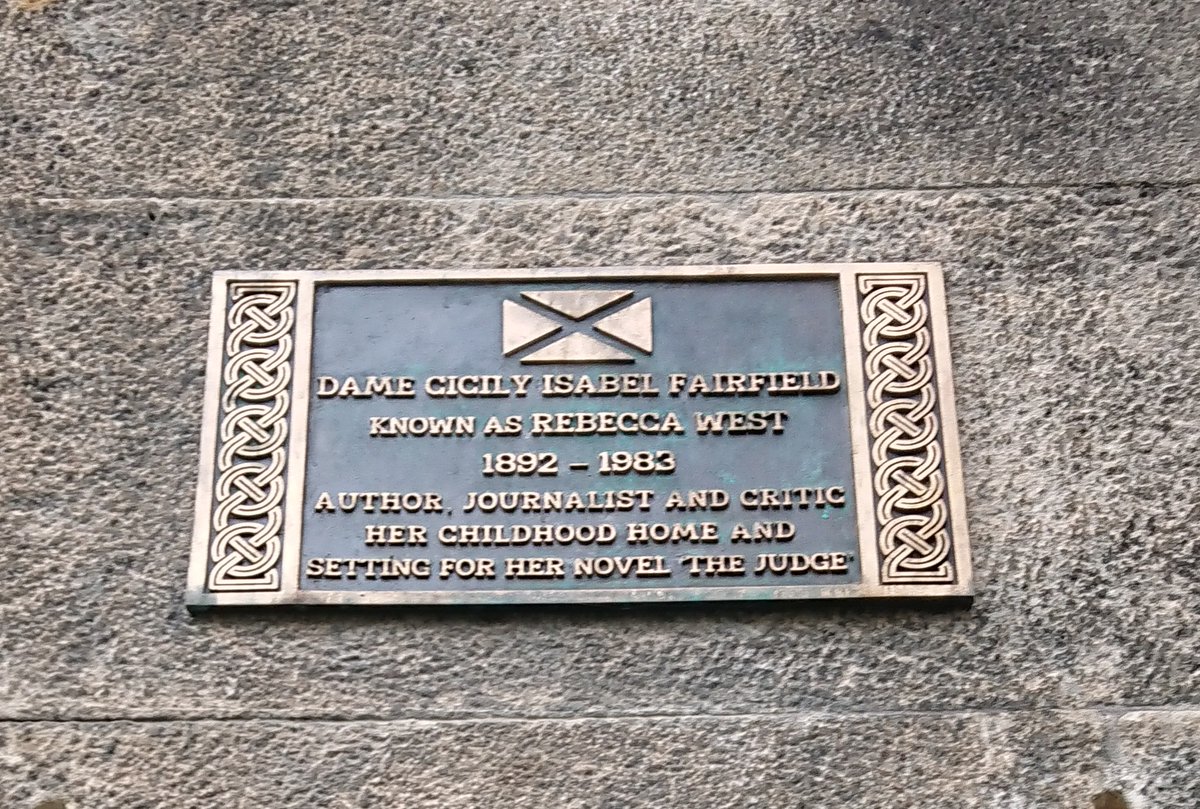 uerskine's tweet photo. We do love a literary rose @IASH_Edinburgh &amp;  @UoE_genderED. As a Rebecca West plaque is unveiled today, here's my favourite quote from The Judge describing nearby McEwan Hall. @DAustinRoses say a Gloire de Dijon rose is “Buff-yellow, sometimes tinted with pink and gold." https://t.co/TF9GvWysBR