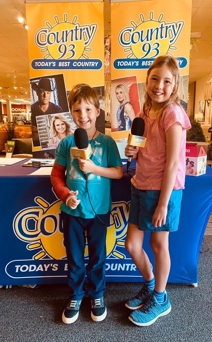 BayshoreFred's tweet photo. Here’s George &amp; Jacqueline from @Kincardine_ON at the @LeonsFurniture #ScratchAndSave #SuperSale. Listen for updates with @Country93 #ImWorking https://t.co/Q4m6NeoKOs