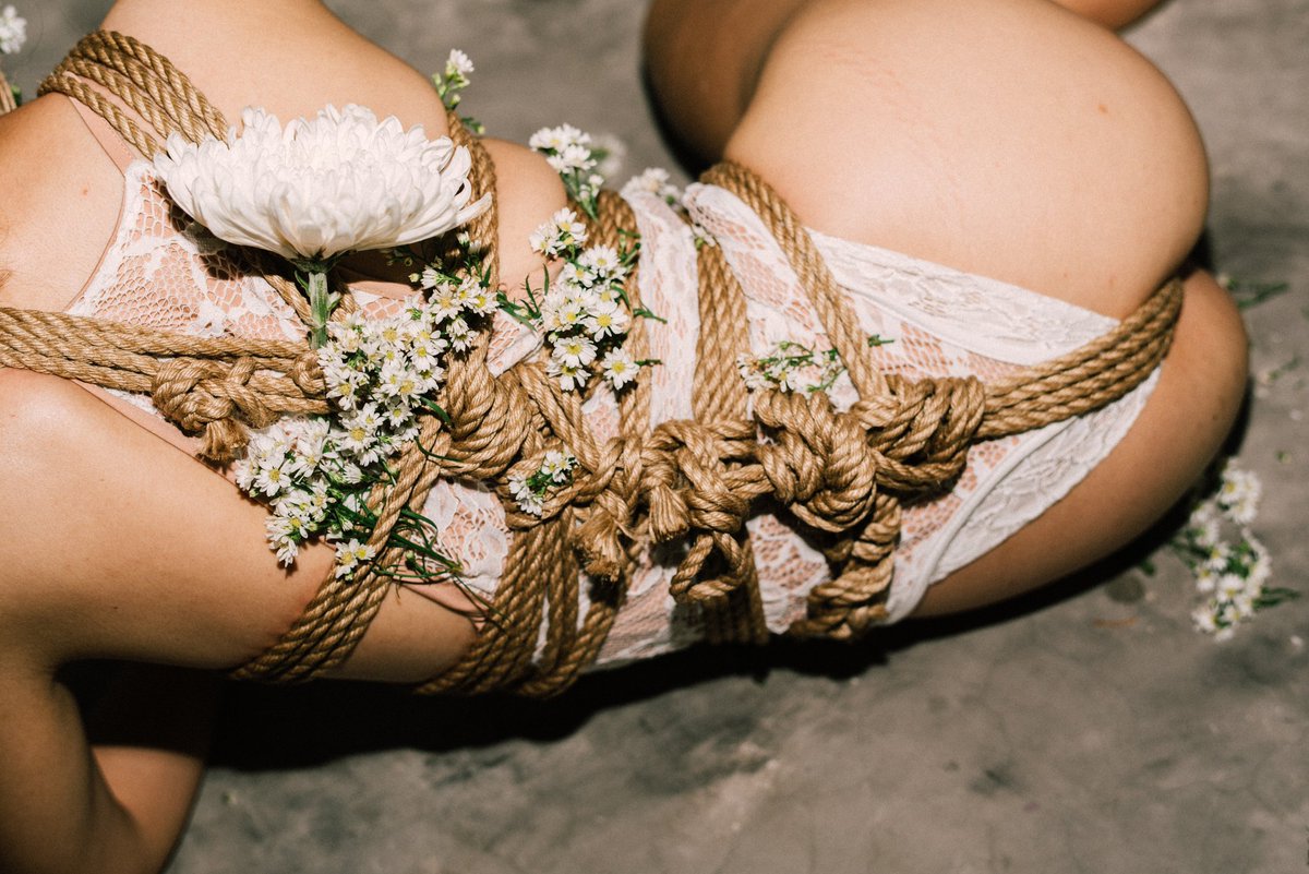 Unnamedminorxxx's tweet photo. "EDEN" - Shibari

ผมถ่ายทอดความสนใจของตนเองผ่านภาพถ่ายชุดนี้เพื่อสื่อถึงพื้นที่แห่งความสุขที่รายล้อมไปด้วยสิ่งสวยงามในรูปแบบที่แต่งต่างกัน เหมือนแต่ละคนที่มีความชอบหรือรสนิยมทางเพศที่แตกต่างกัน

Photo by Pasawich Saengkaew
Rope bondage by Unnamedminor
Model: Waleerat Lomkom https://t.co/SCic5ebSWD