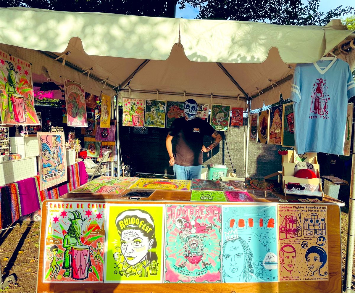 roxyosounds's tweet photo. 👹Si andan en @RuidoFest, pásenle al puesto de CELULOSA de nuestro querido @chemaskandal. Tiene posters de ediciones limitadas, tote bags muy bonitas y otras sorpresas. ✌🏽
#haciendoruido #ruidofest https://t.co/RE1t8ehz4O