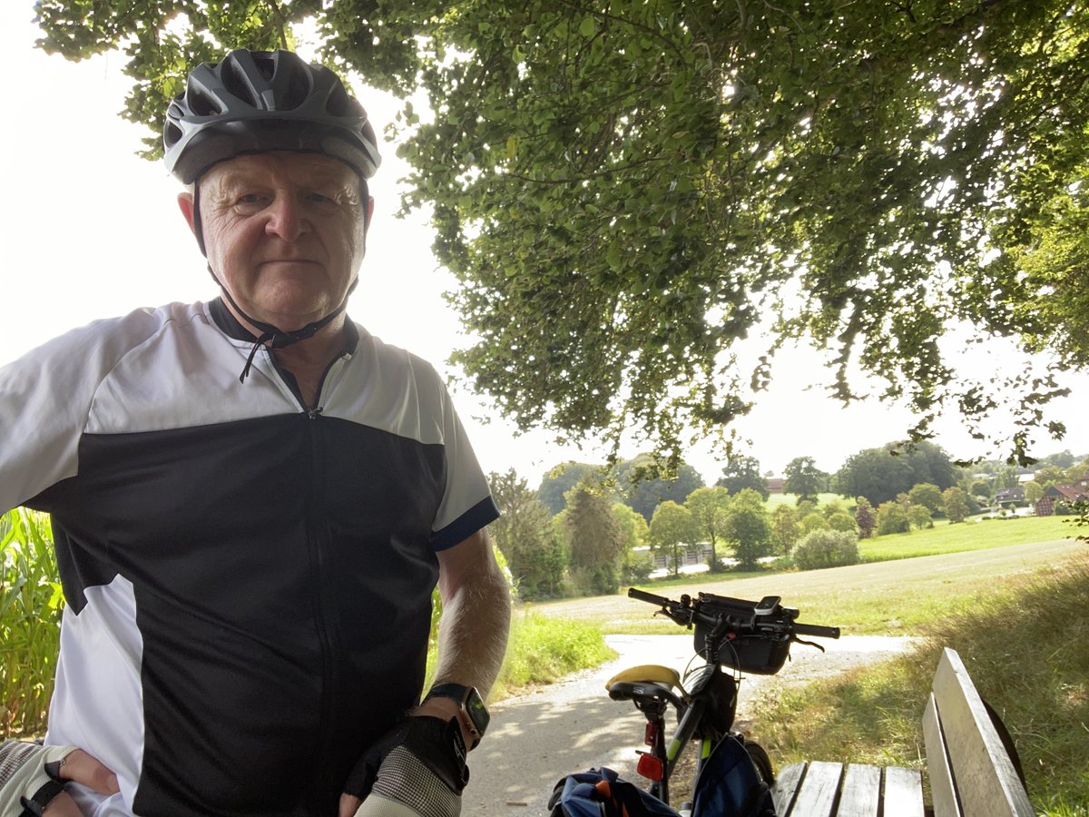 nigelvause's tweet photo. On a bike ride. Having a banana break. #cycleweekend https://t.co/iXVefBKhOy