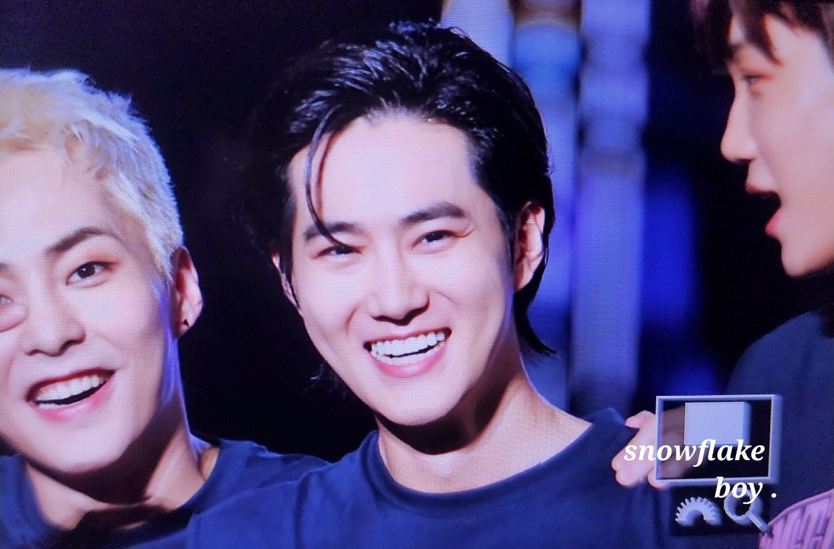 EXOGlobal's tweet photo. [PREVIEW] 220820 #SUHO during ending stage @ SMTOWN Live 2022: SMCU Express in Suwon  
Cr: snowflake_boy 

#EXO #엑소 @weareoneEXO https://t.co/LsQ3zi2GE6