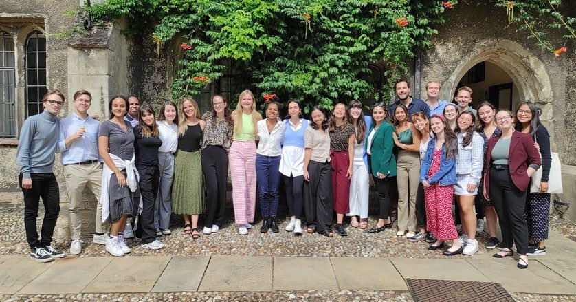 ALEENADURRANI's tweet photo. While the @jResearcherProg research prog 2022 comes to a close, we’re all set to kick off the #JRPC2022 conference to celebrate our research, learnings, hard work, high-spiritedness, &amp; passion to produce good science! Couldn’t have done it w/o the mentorship of Prof. @kairuggeri https://t.co/C0go4cRtiZ