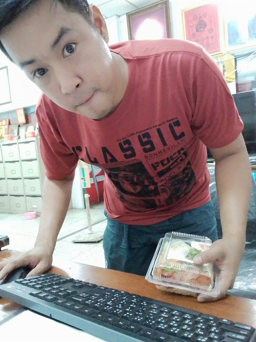 IsDangerous999's tweet photo. ^_____^  ทำงาน ทำงาน ทำงาน 💻 #oneAlone. #สุโขทัย https://t.co/KtumGdpzZh