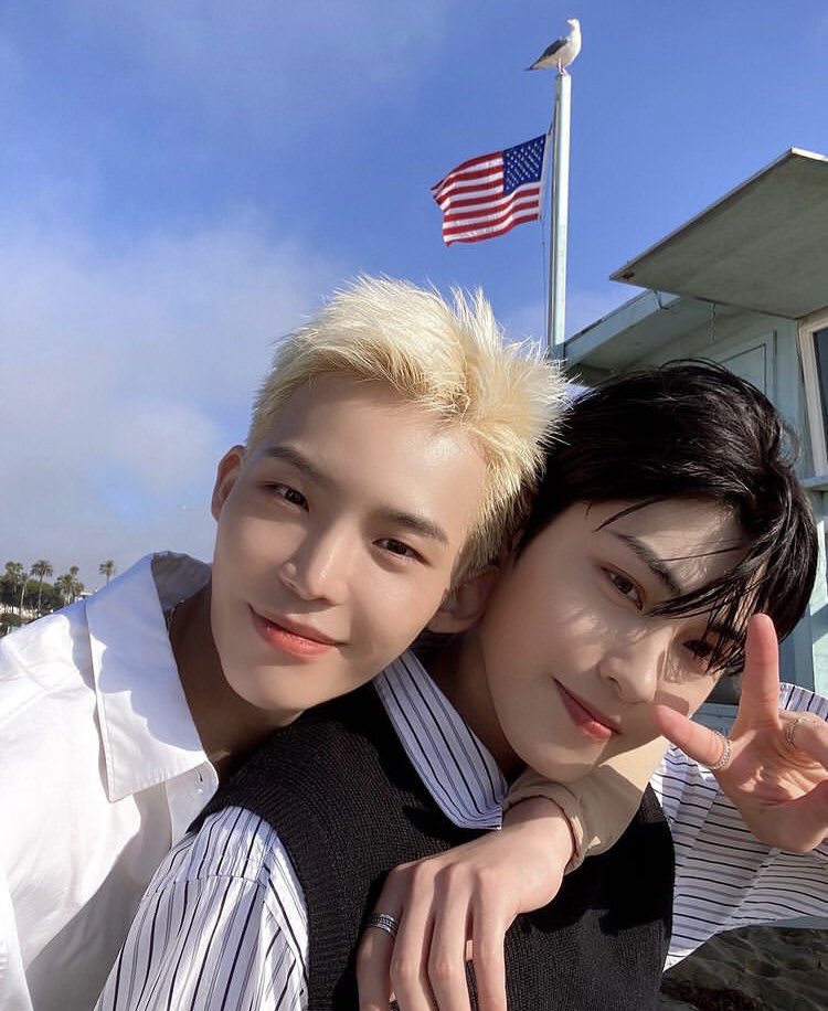 minsukyungho123's tweet photo. Idk man, i live for Chan & Renta now 😘😘😘
#ChanRen #Chan #Renta #TO1 @TO1_members https://t.co/ytk7rwzPwO