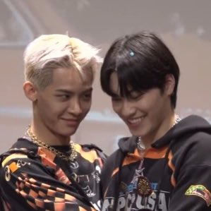 minsukyungho123's tweet photo. Idk man, i live for Chan & Renta now 😘😘😘
#ChanRen #Chan #Renta #TO1 @TO1_members https://t.co/ytk7rwzPwO