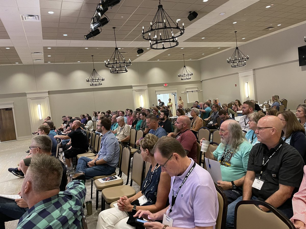 A GREAT crowd at the Worship Summit. 142 at West Jackson TN!