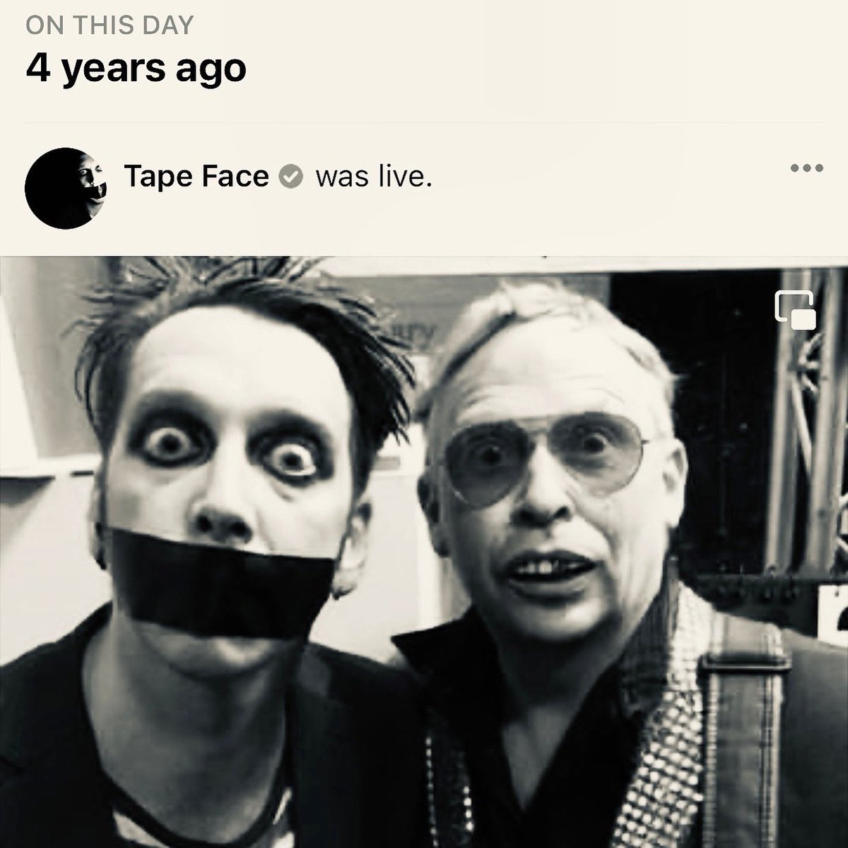 TapeFaceBoy's tweet photo. Four years ago I went live with @vinylburns @PhyllisVanillis and @DVD_YNG #tapeface #TFLive #live #fringe #comedy 😶👍 https://t.co/SUjLK4u2to