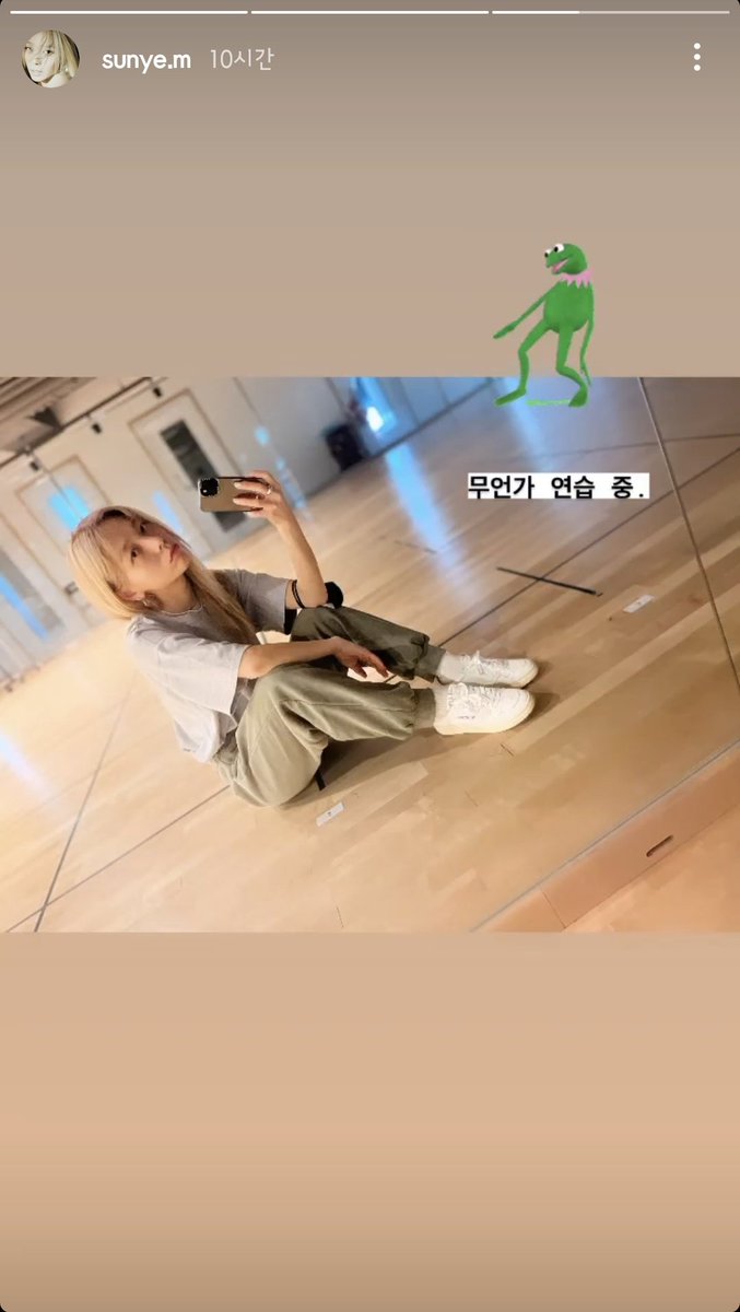 MINBisang's tweet photo. 뭐야뭔데!!!!!! 우리 또 기대한다구 언니 https://t.co/lu0y4fj0bT