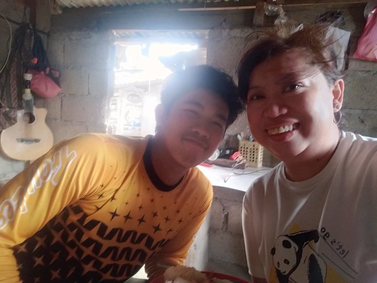 Adel04574208's tweet photo. Finally na meet na rin kita after 6mos sa vcall lang kami naguusap ❤️ super happy kasi pinayagan ako ng tita ko na mag travel alone para lang makita kita 😀🥰 https://t.co/6y27ANbpkt