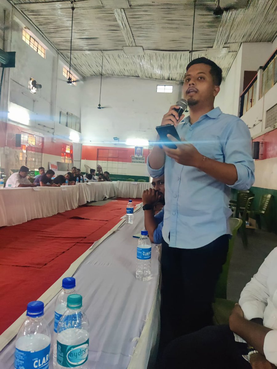 AzarSahin's tweet photo. Cachar District NSUI President @julfikar_NSUI Dada presenting the work report of Cachar District at the State Executive (Extended) meeting in Guwahati today.

#AssamNSUIExecutive
#BharatKeRajiv 

@anushesh_sharma 
@NSUIAssam 
@_KrishanuBaruah 
@NSUICachar https://t.co/yxtFNF1eEj