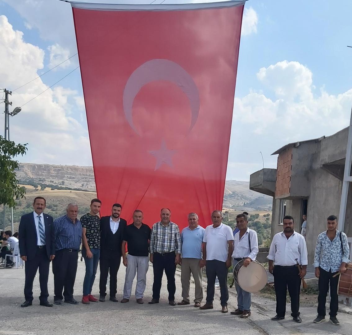 İYİ MAMAK. ☀️🇹🇷
TÜRK Vatansız olmaz.
TÜRK Bayraksız olmaz.
TÜRK Kuran'sız olmaz.
TÜRK Ezansız olmaz.
NE MUTLU TÜRKÜM DİYENE...
#BİZMAMAKLIYIZ
<a href="/meral_aksener/">Meral Akşener</a> 
<a href="/korayaydintr/">Koray Aydın</a> 
<a href="/yetkinozturk06/">Yetkin Öztürk</a>