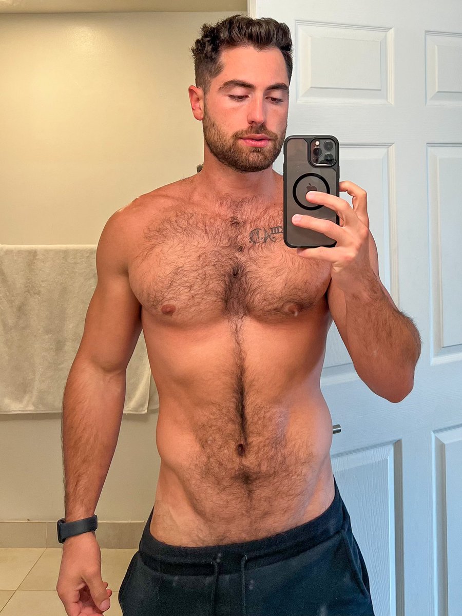 Like body hair? 😜………….. Gym life