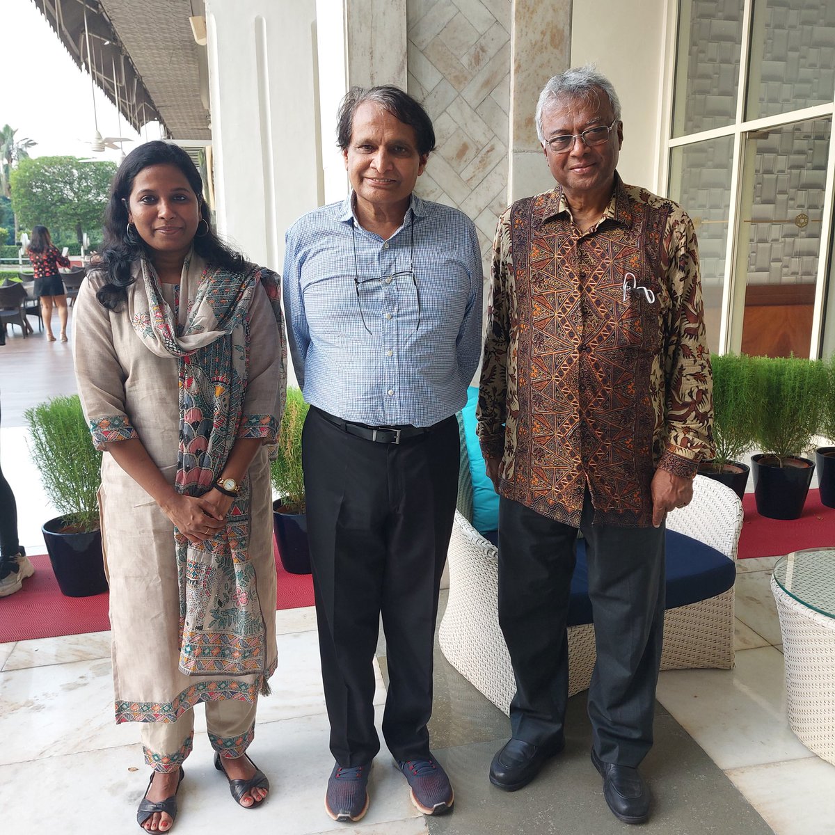 Nice meeting my dear friend ex education minister for Mauritius government  and ex director of @UNESCO Dr. Armoogum Parsuramen GOSK along with Dr.  Ishwarya Rajan, Director Global Rainbow foundation discuss issues related