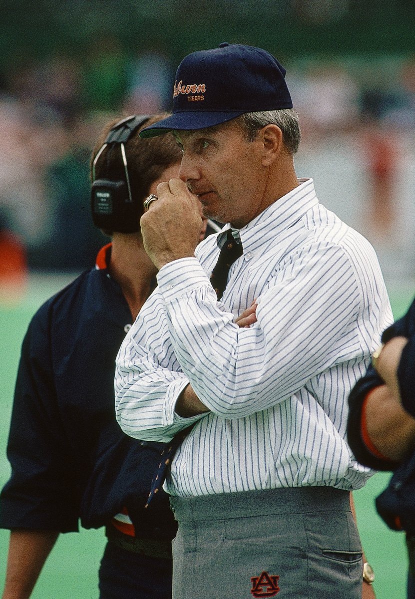 PicsDye's tweet photo. "'How long will it take you to beat Alabama?'  60 minutes." - Coach Pat Dye https://t.co/qI1EDt1kJY
