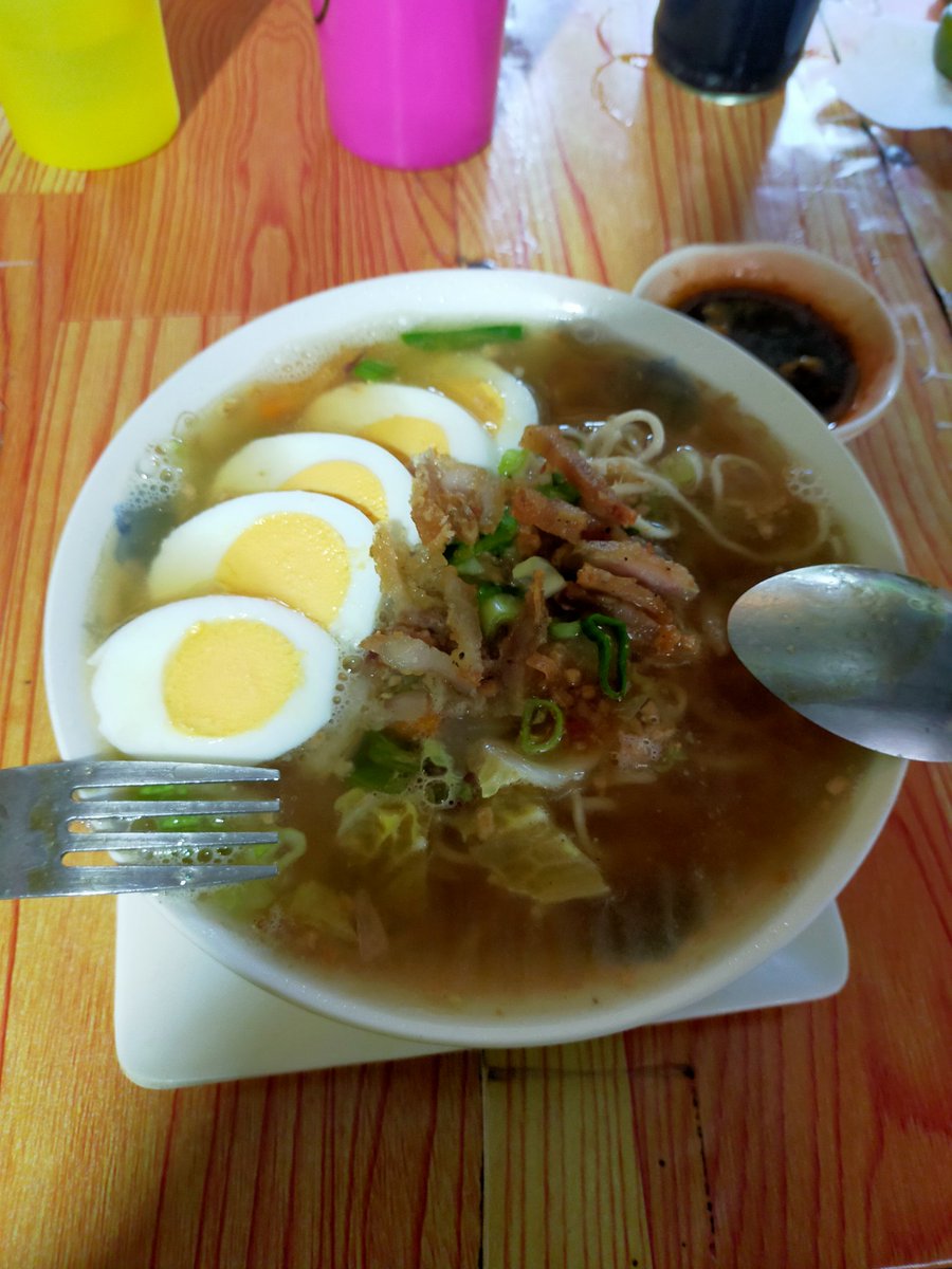 Adel04574208's tweet photo. Finally natikman ko yung pinagmamalaki mo pansit 🤗 sulit yung byahe natin mahal ang sarap pala 🤤😋😋 https://t.co/VTzNofzpn5