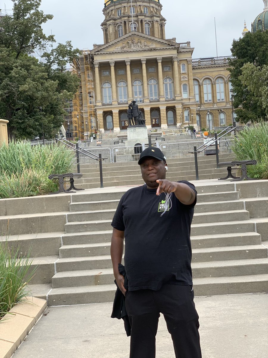 begottensun's tweet photo. Capital Building IOWA dump. https://t.co/ffvsUBa20U