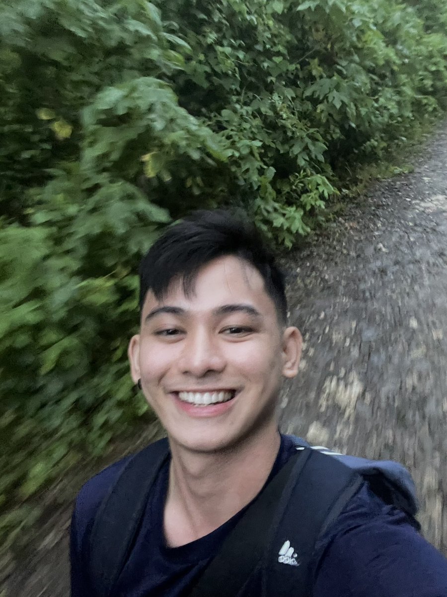 ejaycastillon's tweet photo. This is how happy I am knowing im finally going back home after conquering mt. Everest jke! 😂 https://t.co/PHD2OJGp4D