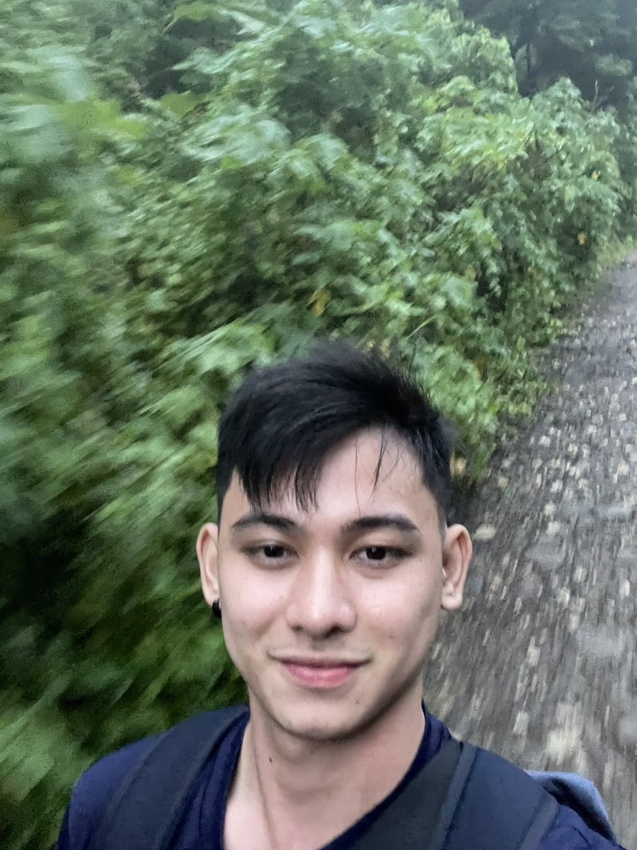 ejaycastillon's tweet photo. This is how happy I am knowing im finally going back home after conquering mt. Everest jke! 😂 https://t.co/PHD2OJGp4D